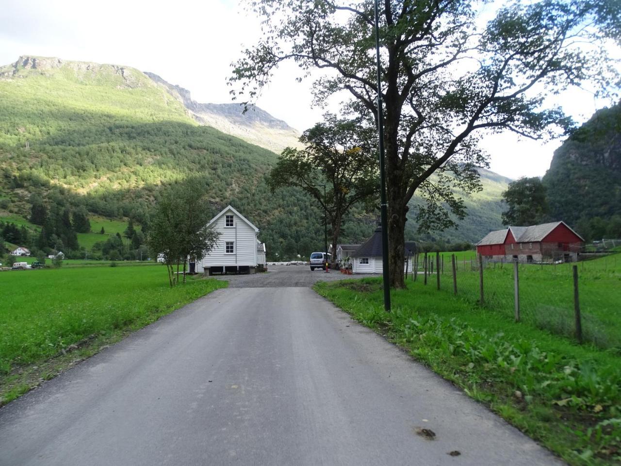 Brekke Gard Hostel Flam Exterior photo